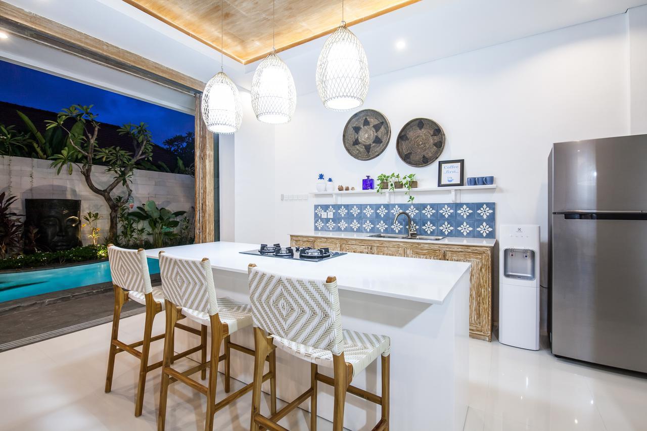 Ambermoon Villa 2 Семиняк Екстериор снимка