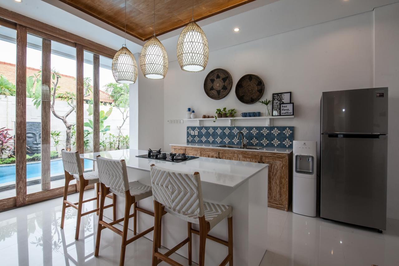 Ambermoon Villa 2 Семиняк Екстериор снимка